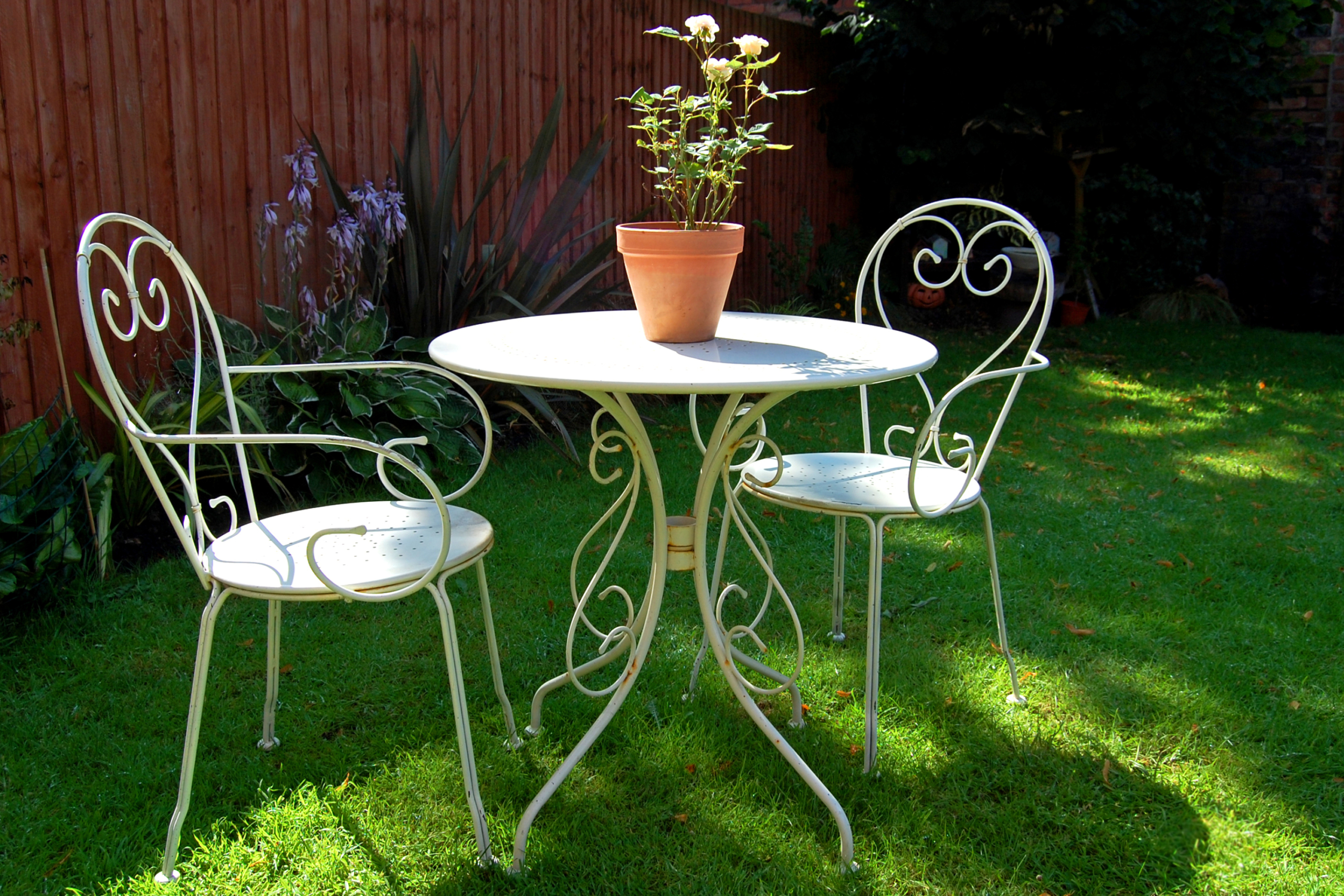 vintage iron patio chairs