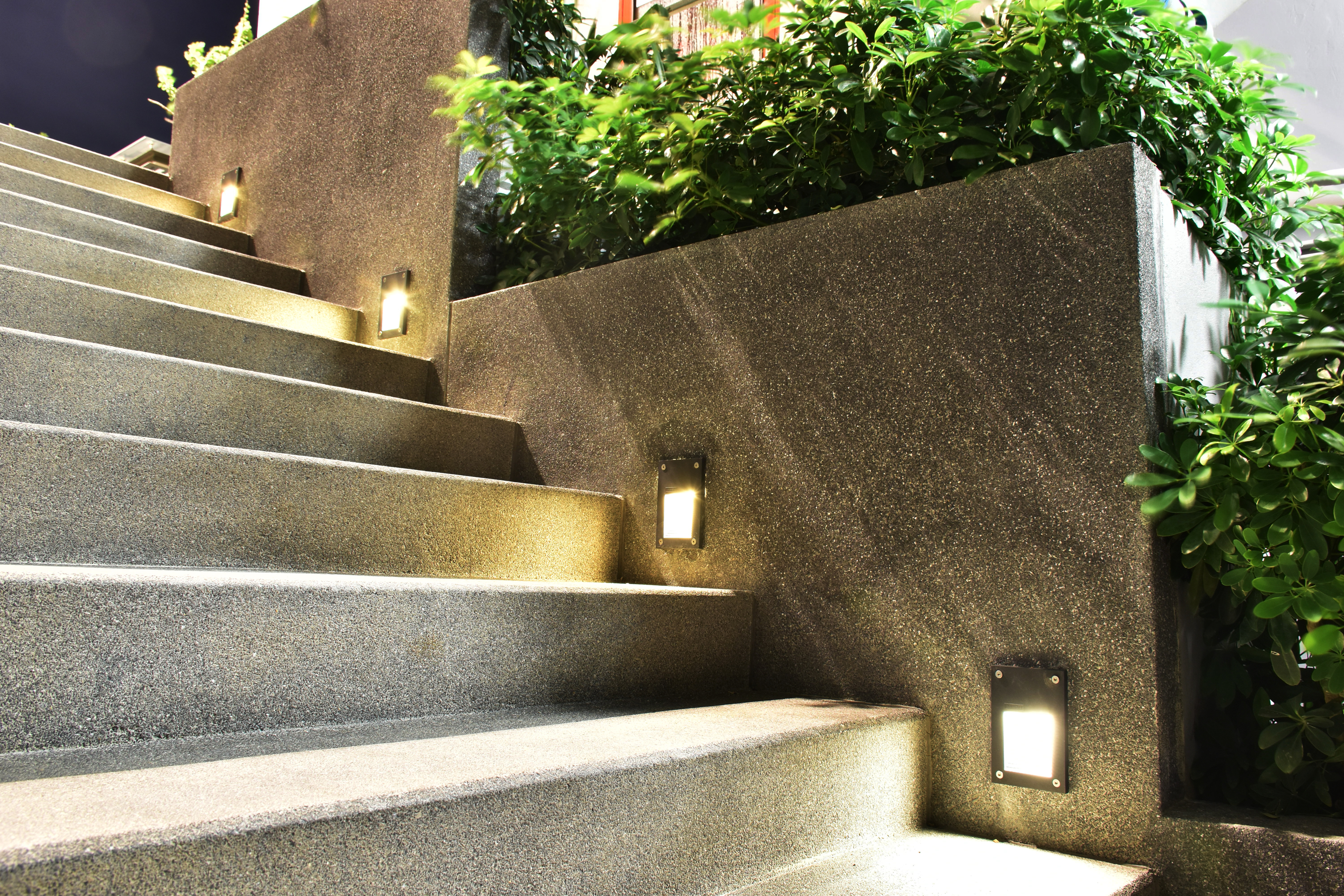 Outdoor step deals lights for concrete